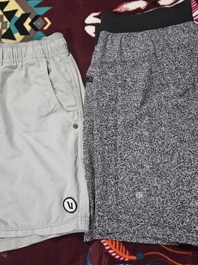 lululemon athletica Men's Shorts & Light Gray Vuori Both Xl Paired Together
